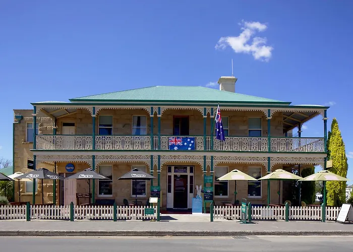 The Richmond Arms Hotel